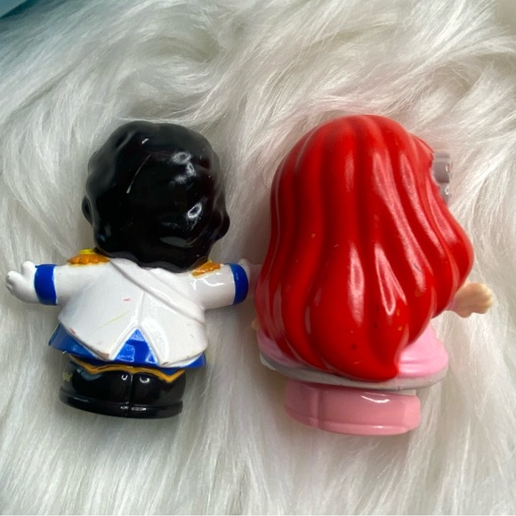 Little People 
Little Mermaid singing carriage toy - Picture 6 of 9